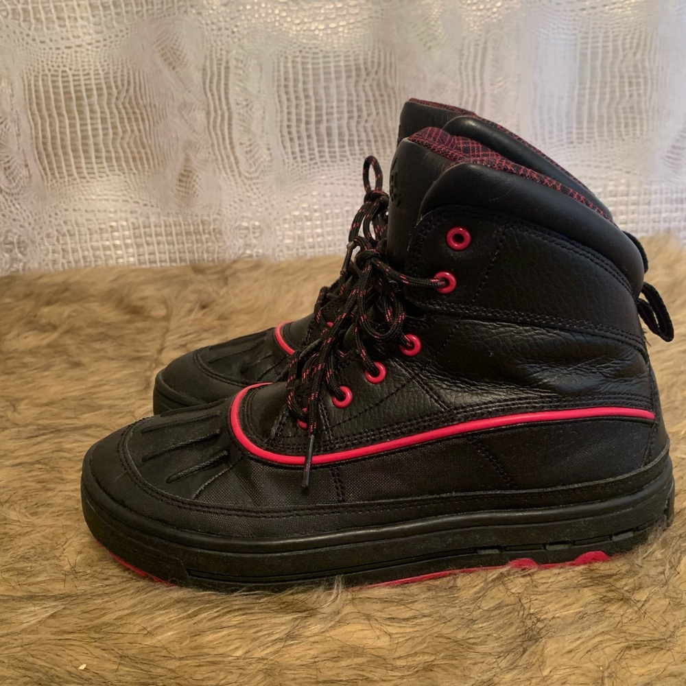 Nike ACG boots